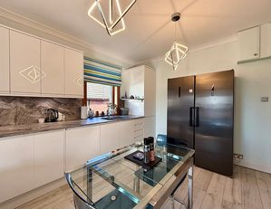 Photo 19- click for photo gallery